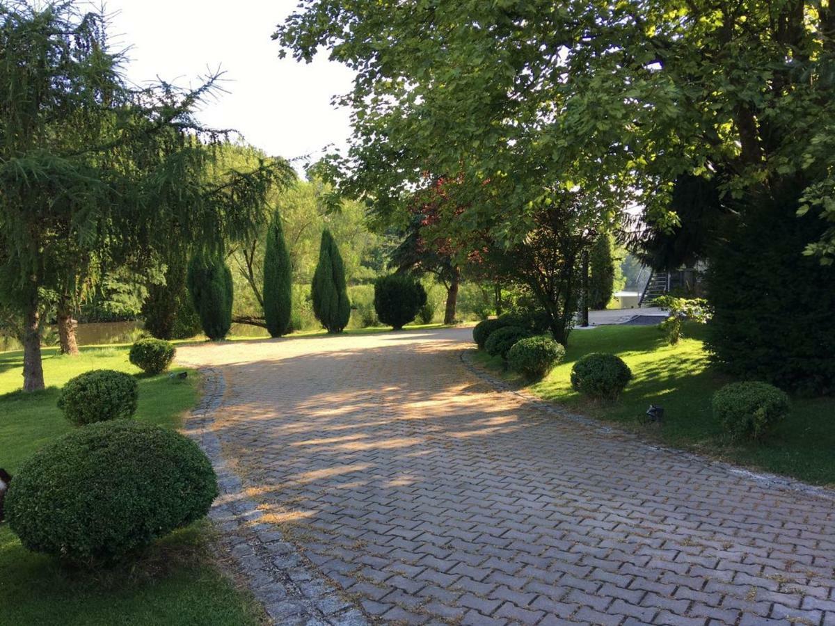 Apartment Direkt An Der Waldnaab Neustadt an der Waldnaab Bagian luar foto